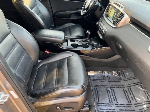 Used 2016 Kia Sorento SX FWD image 34