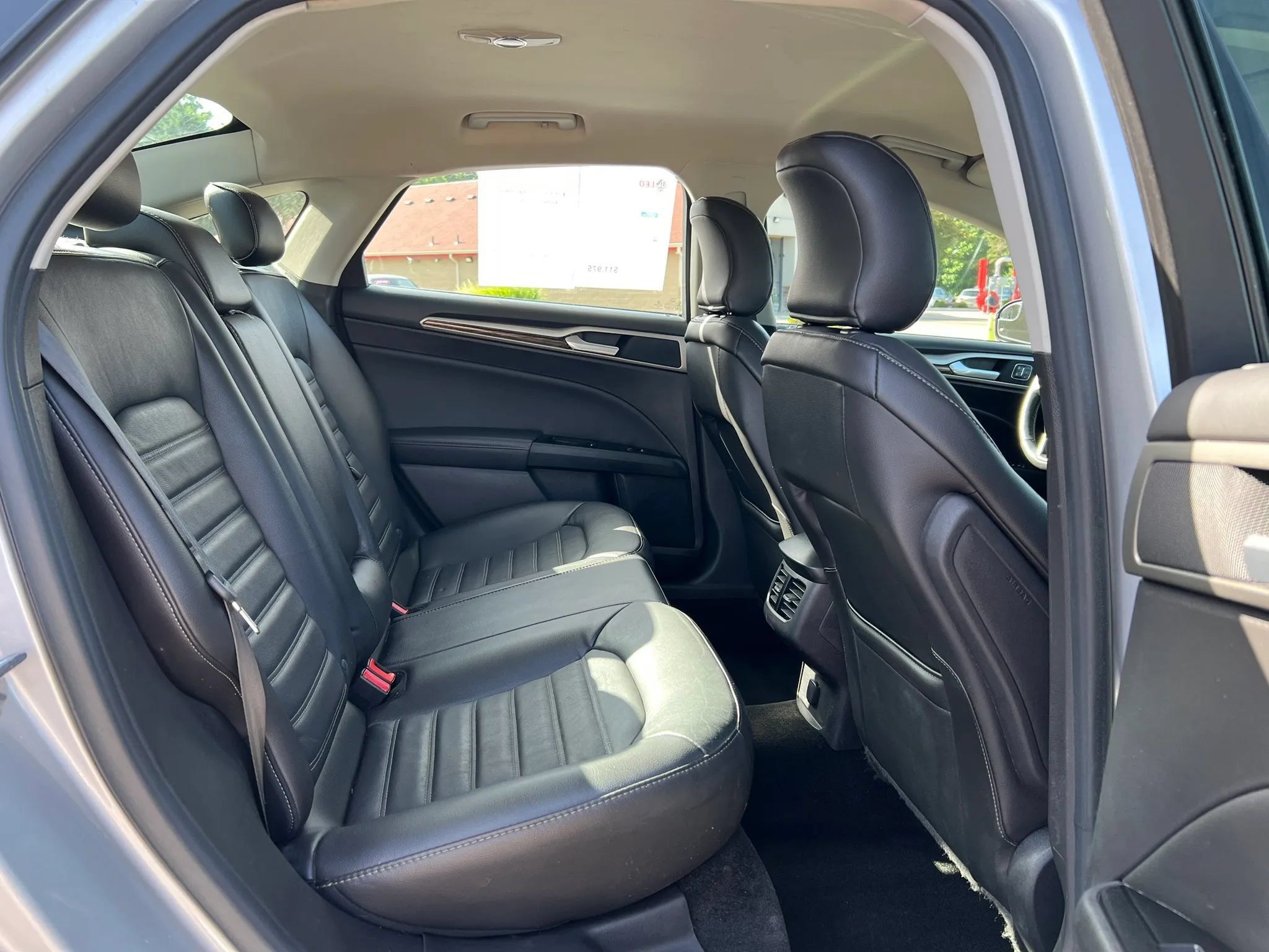 Used 2016 Ford Fusion SE w/ Equipment Group 202A FWD image 25