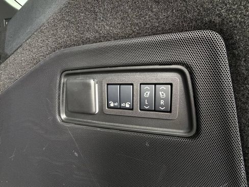 Used 2024 Cadillac Escalade V w/ LPO, ONYX Package AWD/4WD image 43