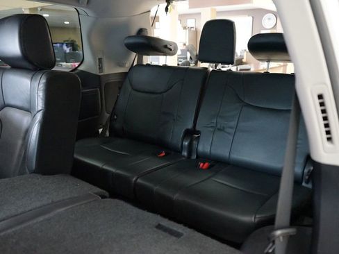Used 2017 Lexus LX 570 4WD w/ Luxury Package image 20