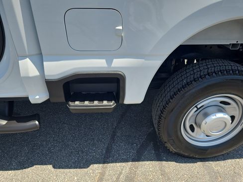 Used 2025 Ford F250 XL AWD/4WD image 15