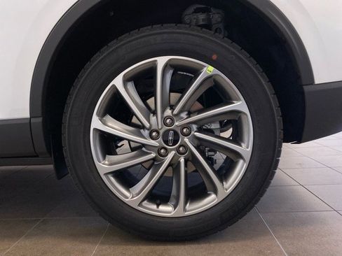 New 2025 Lincoln Corsair AWD w/ Equipment Group 101A image 23