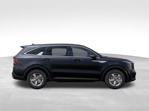 Certified 2025 Kia Sorento LX FWD image 7