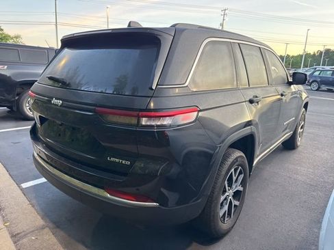 Used 2025 Jeep Grand Cherokee Limited RWD image 6