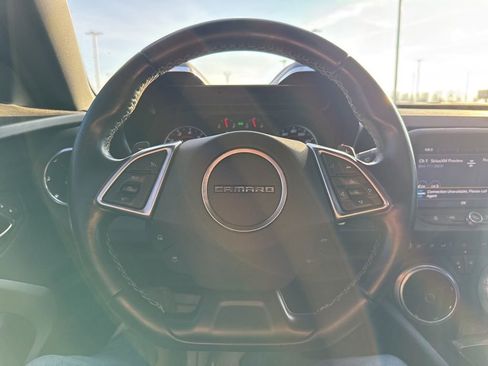 Used 2021 Chevrolet Camaro LT w/ Technology Package image 21