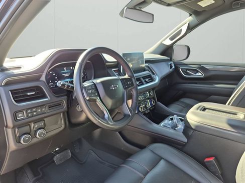 Used 2022 Chevrolet Suburban RST w/ Luxury Package RWD image 30