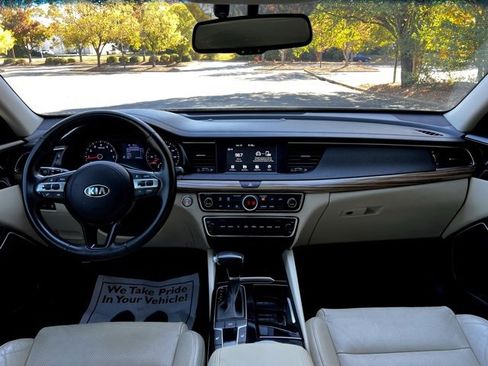Used 2019 Kia Cadenza Premium image 31
