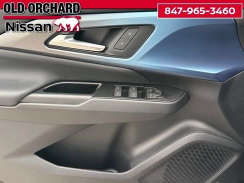 Used 2024 Chevrolet Equinox EV LT FWD image 9
