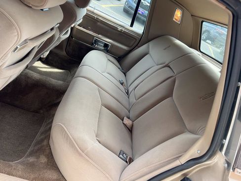 Used 1989 Lincoln Town Car Signature image 29