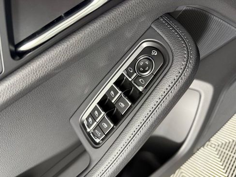 New 2026 Porsche Macan image 26