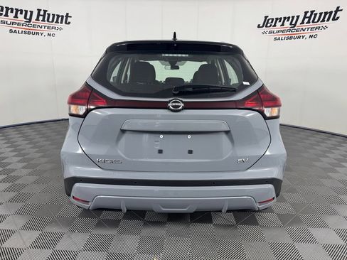 Used 2024 Nissan Kicks SV FWD image 8