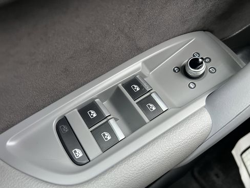 Used 2018 Audi SQ5 Premium Plus w/ Navigation Package image 37