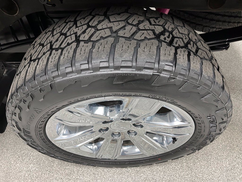 Used 2018 GMC Sierra 1500 SLT AWD/4WD image 16