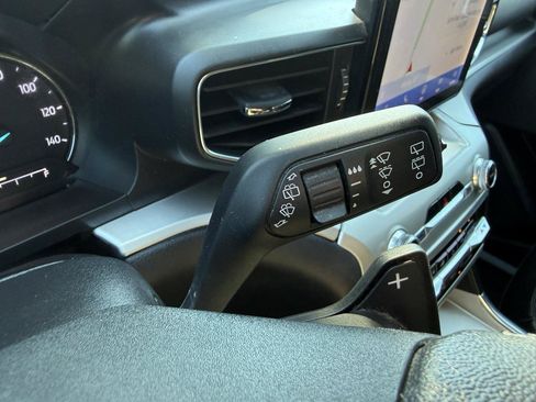 Used 2021 Ford Explorer XLT w/ Equipment Group 202A RWD image 28