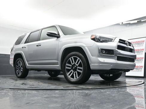 Used 2022 Toyota 4Runner Limited image 34