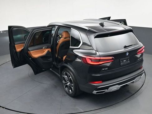 Used 2022 BMW X5 xDrive40i w/ Premium Package AWD/4WD image 40