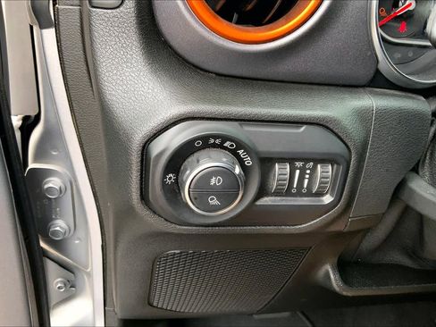 Used 2021 Jeep Gladiator Mojave AWD/4WD image 33