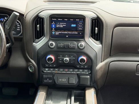 Used 2022 GMC Sierra 2500 Denali w/ Denali Black Diamond Edition AWD/4WD image 13