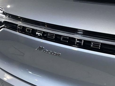 New 2026 Porsche Macan AWD/4WD image 11