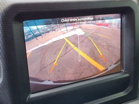 Used 2018 Jeep Wrangler Unlimited Sahara w/ Safety Group image 17