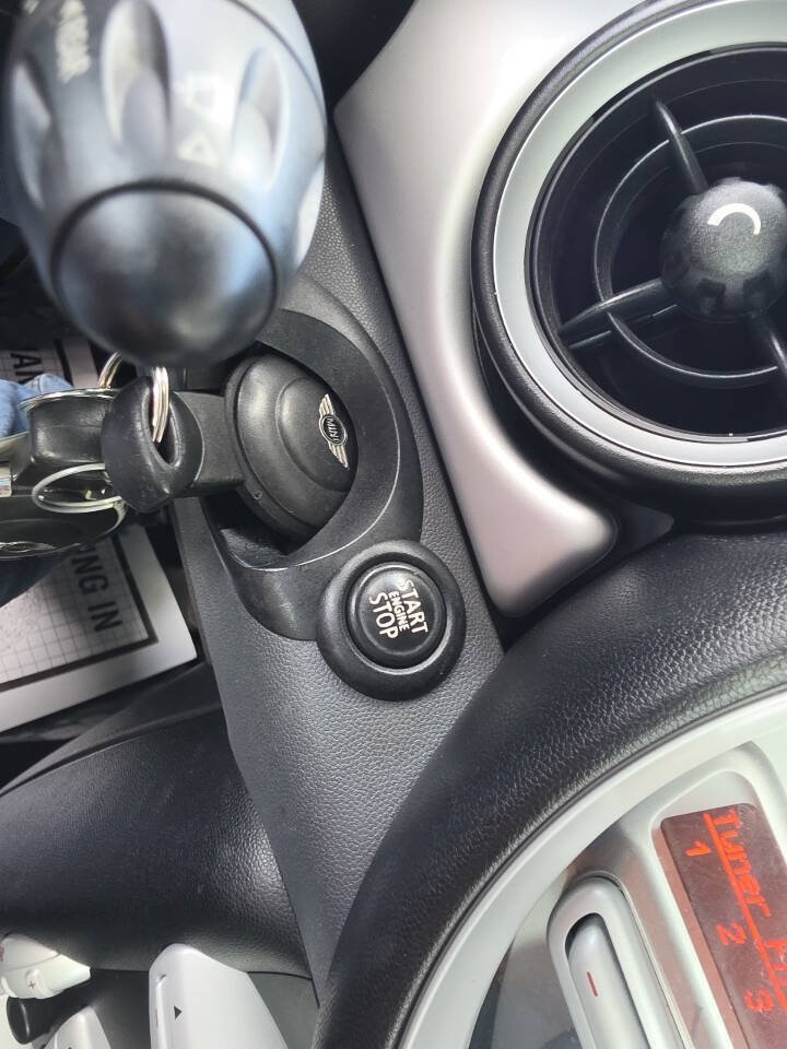 Used 2010 MINI Cooper Hardtop w/ Premium Pkg FWD image 20