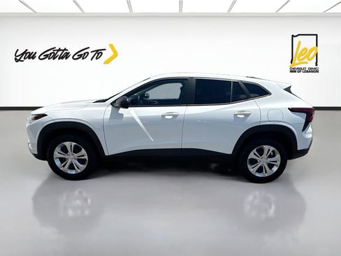 Used 2026 Chevrolet Trax LS FWD image 8