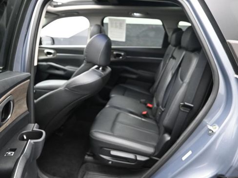 Used 2023 Kia Sorento S w/ Panoramic Sunroof Package AWD/4WD image 13