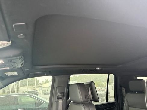 Used 2024 GMC Yukon XL Denali w/ Advanced Technology Package AWD/4WD image 6