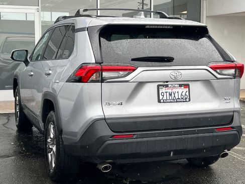 Used 2025 Toyota RAV4 XLE image 6