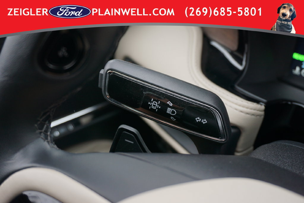 Used 2025 Lincoln Corsair Grand Touring AWD/4WD image 32
