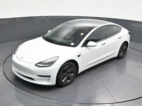 Used 2022 Tesla Model 3 Standard Range RWD image 14