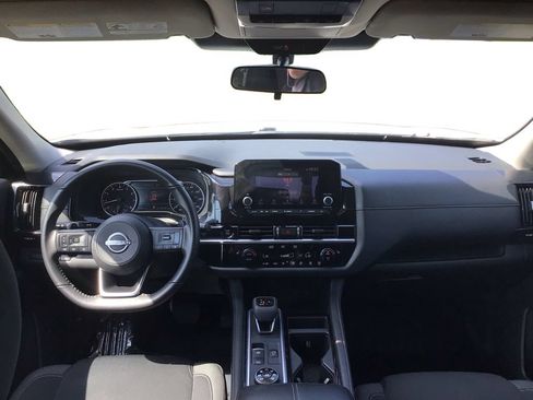 Used 2025 Nissan Pathfinder SV AWD/4WD image 23