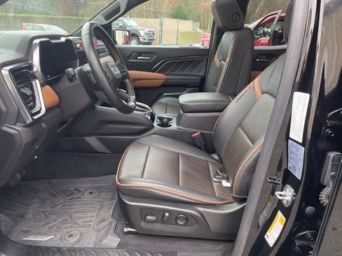 Used 2023 GMC Canyon AT4 w/ AT4 Premium Package image 40