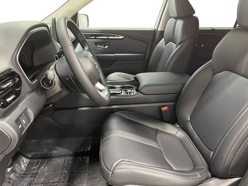 New 2025 Honda Pilot Touring image 10