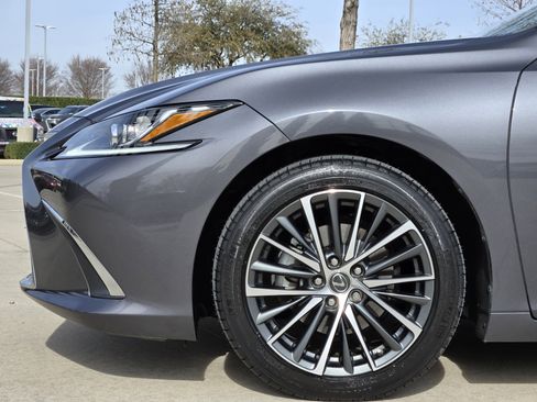 Certified 2023 Lexus ES 350 w/ Premium Package image 14
