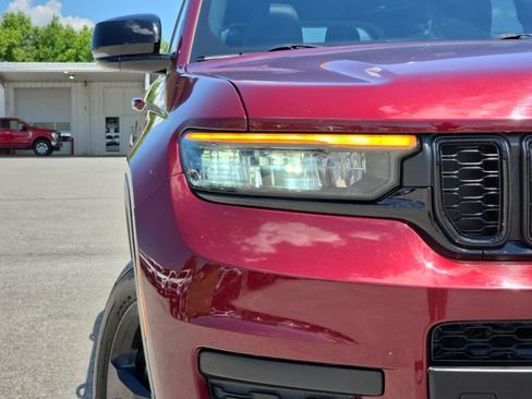 Certified 2023 Jeep Grand Cherokee L Altitude AWD/4WD image 9