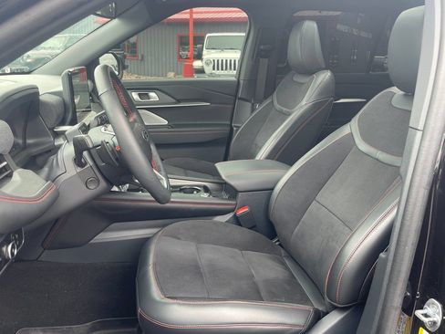 Used 2025 Ford Explorer ST AWD/4WD image 22