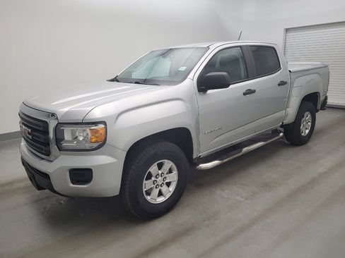 Used 2019 GMC Canyon 2WD Crew Cab w/ Convenience Package image 2