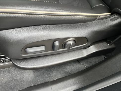 Used 2023 Chevrolet Traverse Premier w/ Redline Edition image 12