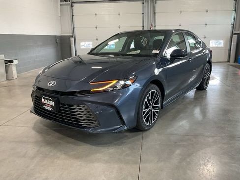 Used 2026 Toyota Camry XLE w/ Premium Plus Package AWD/4WD image 3