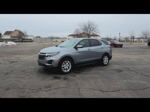 Used 2023 Chevrolet Equinox LT FWD image 28