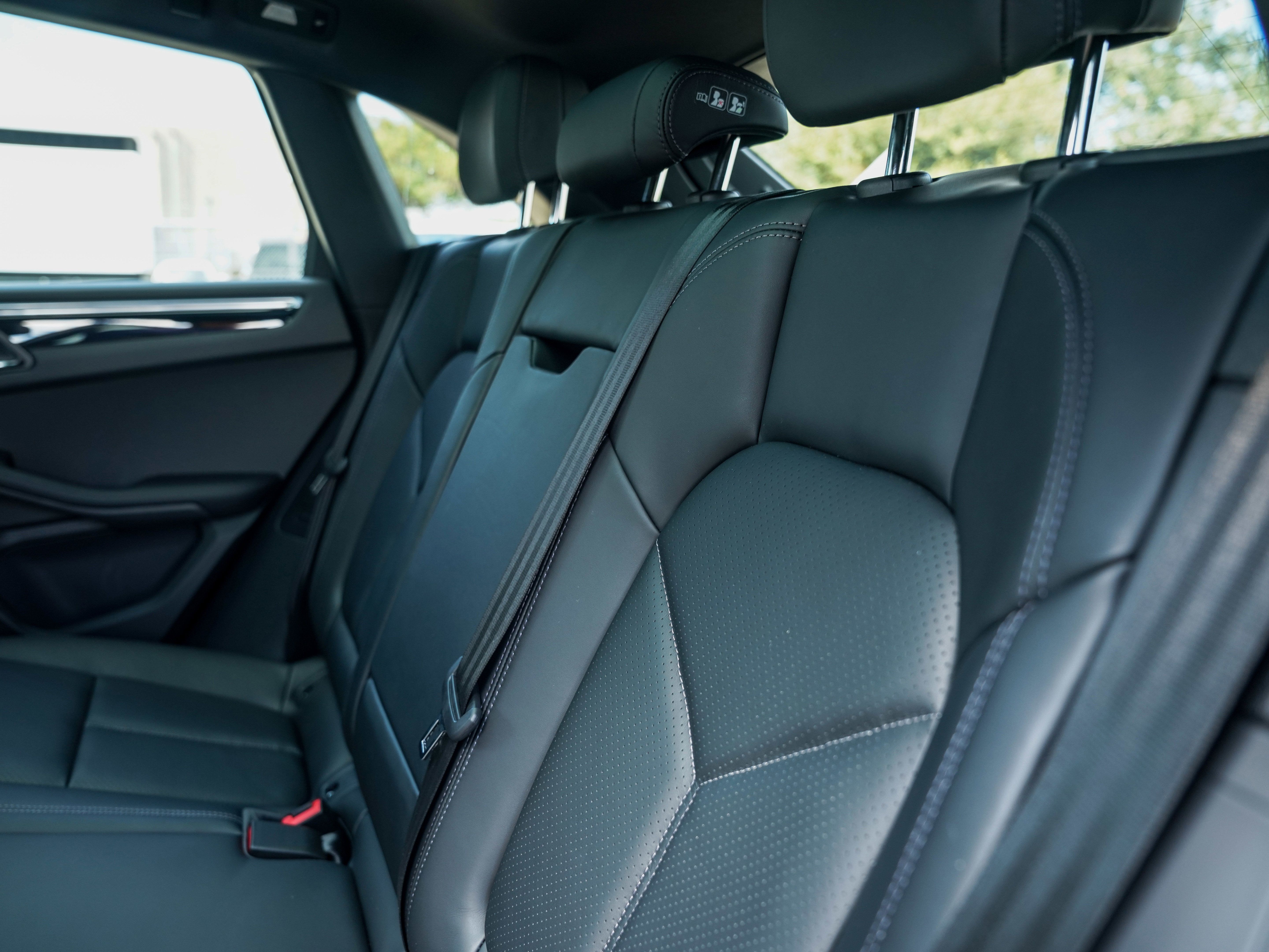 Certified 2026 Porsche Macan AWD/4WD image 29