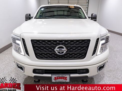 Used 2019 Nissan Titan PRO-4X w/ Pro-4x Convenience Package AWD/4WD image 7