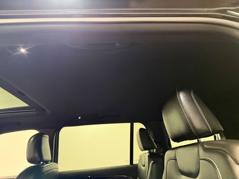 Used 2023 Jeep Grand Cherokee L Laredo image 52