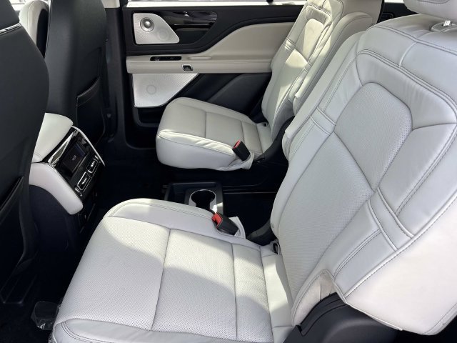 New 2027 Lincoln Aviator Reserve AWD/4WD image 17