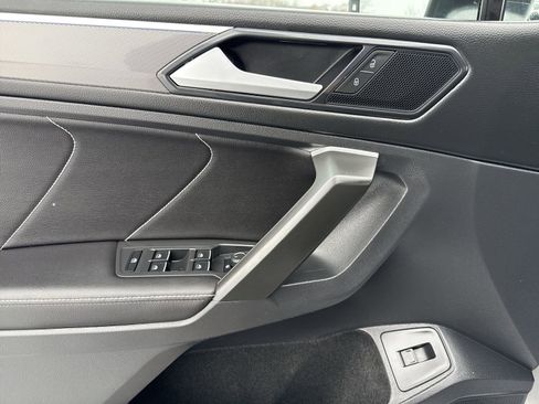 Used 2024 Volkswagen Tiguan SE R-Line image 13