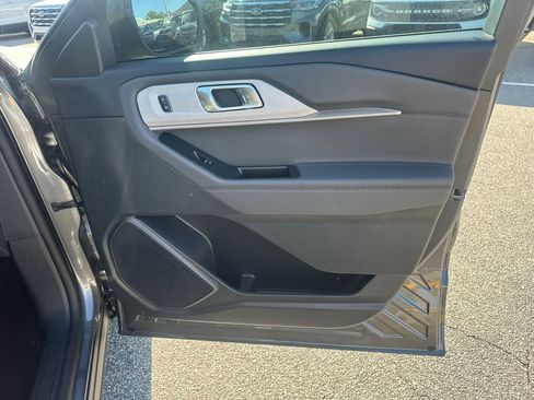New 2026 Ford Explorer Active RWD image 14