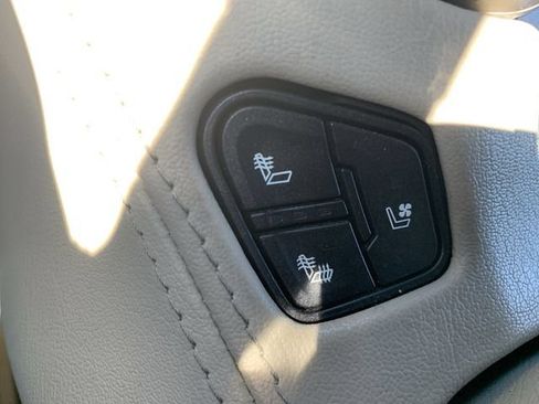 Used 2019 GMC Yukon Denali w/ Denali Ultimate Package AWD/4WD image 27