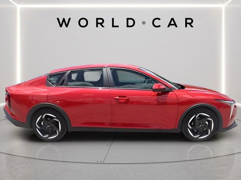 Used 2025 Kia K4 EX image 8