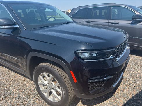 Used 2023 Jeep Grand Cherokee Limited AWD/4WD image 3